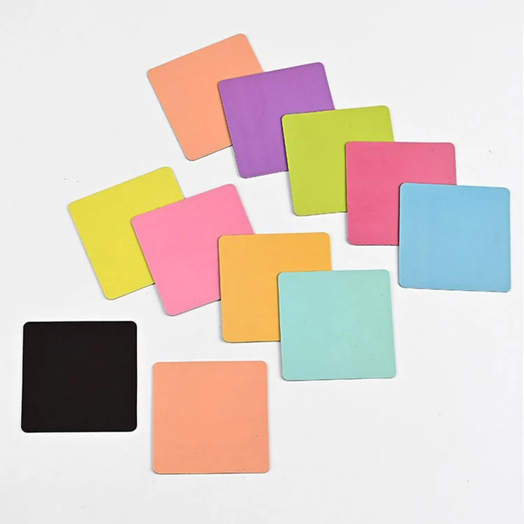 Metalowy magnes na lodówkę z pamiątkami z podróży